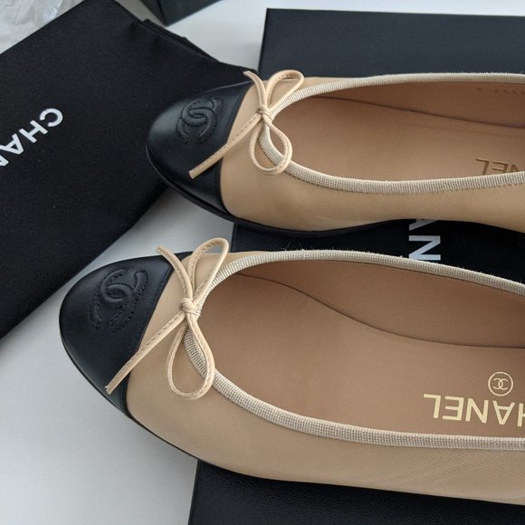 CHANEL Ballerinas in leather - Picture 4 of 12